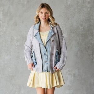 Veveret Oversize Knit & Denim Contrast Lapel Woven Sleeve Cardigan. Size Large